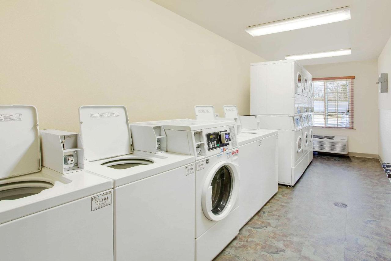 Woodspring Suites Washington Dc Andrews Afb แคมป์สปริงส์ ภายนอก รูปภาพ